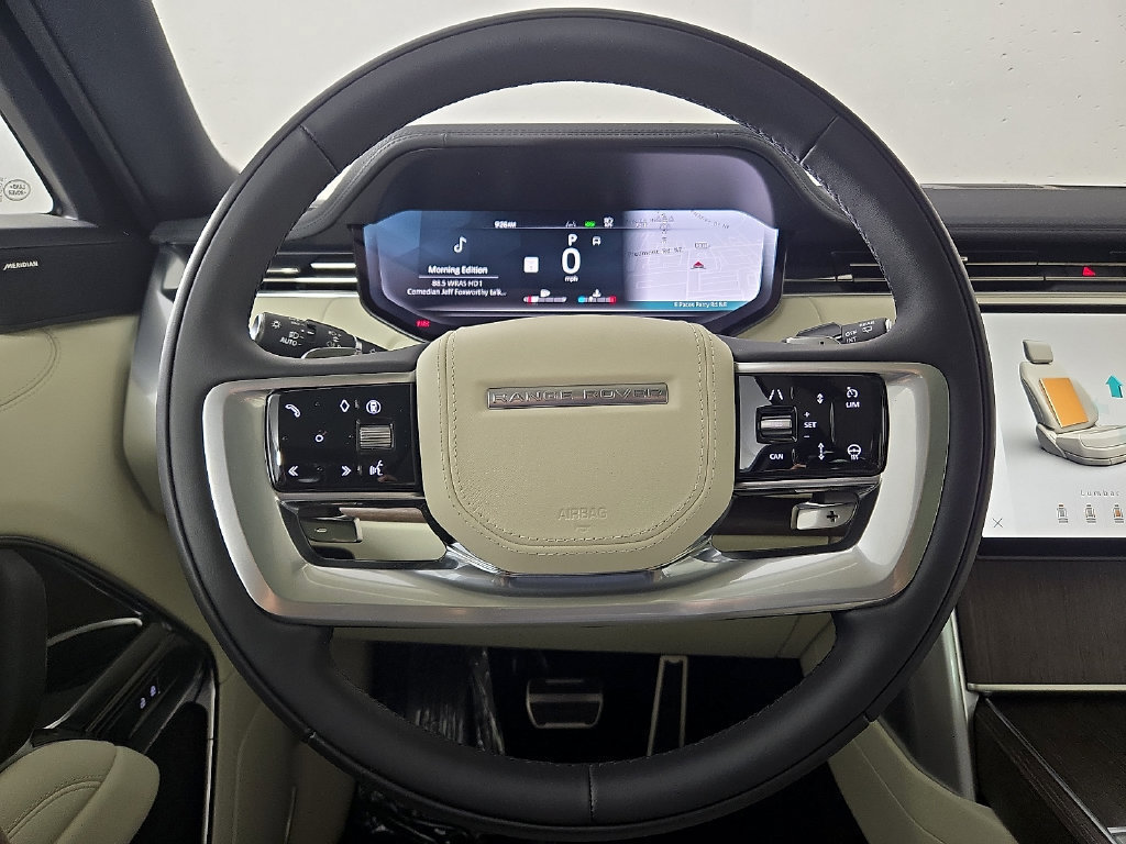 New 2026 Land Rover Range Rover Long Wheelbase SE AWD/4WD image 18