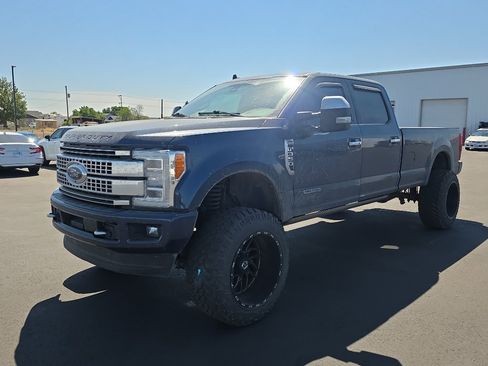 Used 2019 Ford F350 Platinum AWD/4WD image 3