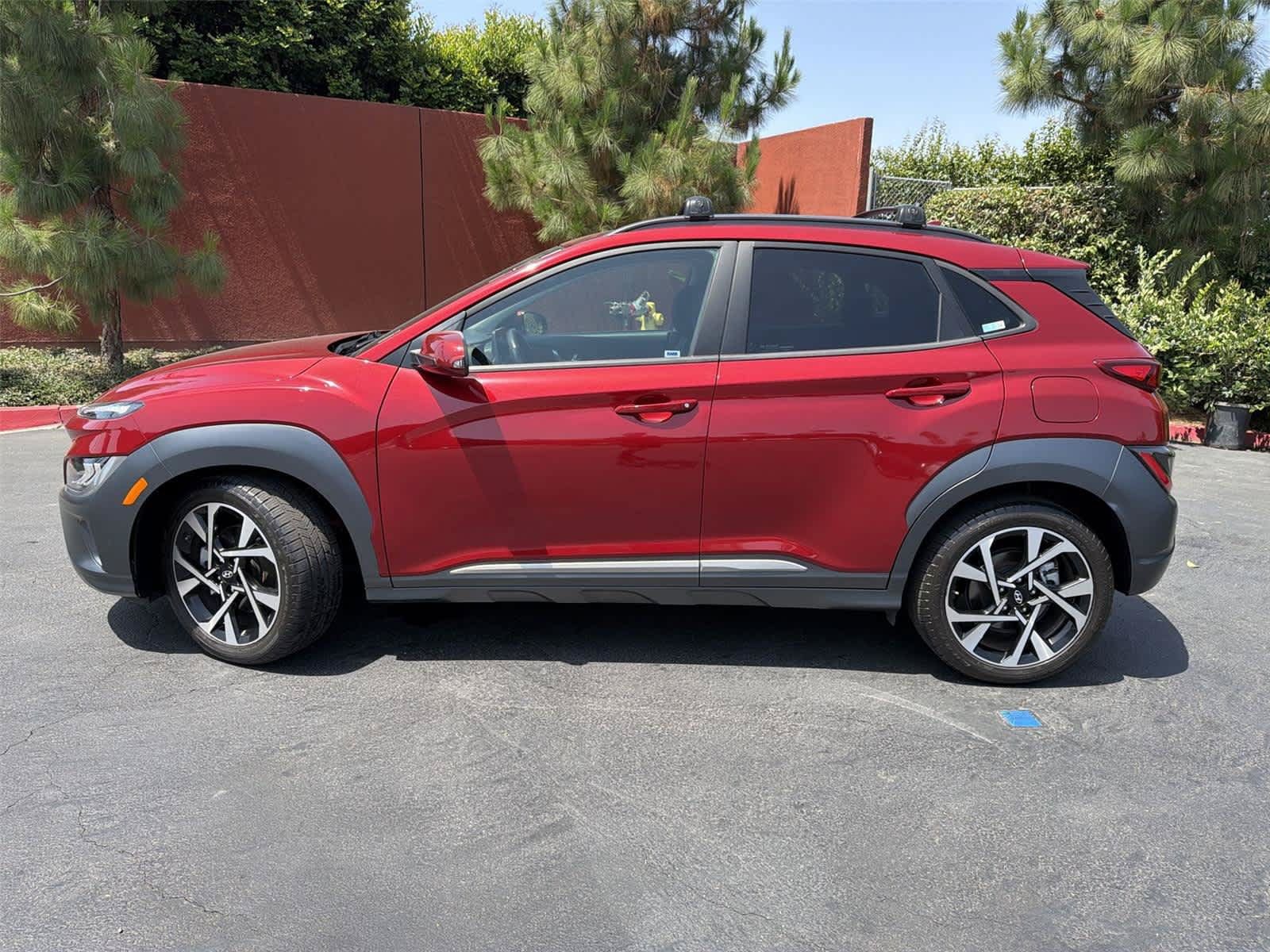 Used 2023 Hyundai Kona Limited AWD/4WD image 3