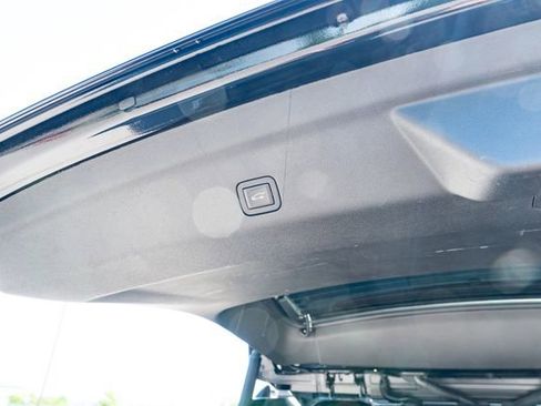 Used 2025 GMC Yukon Denali AWD/4WD image 40