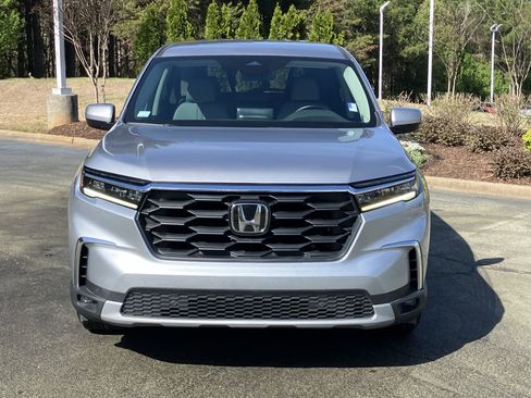 Used 2023 Honda Pilot EX-L image 3