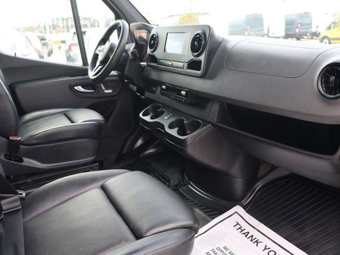 Used 2020 Mercedes-Benz Sprinter 3500 image 9