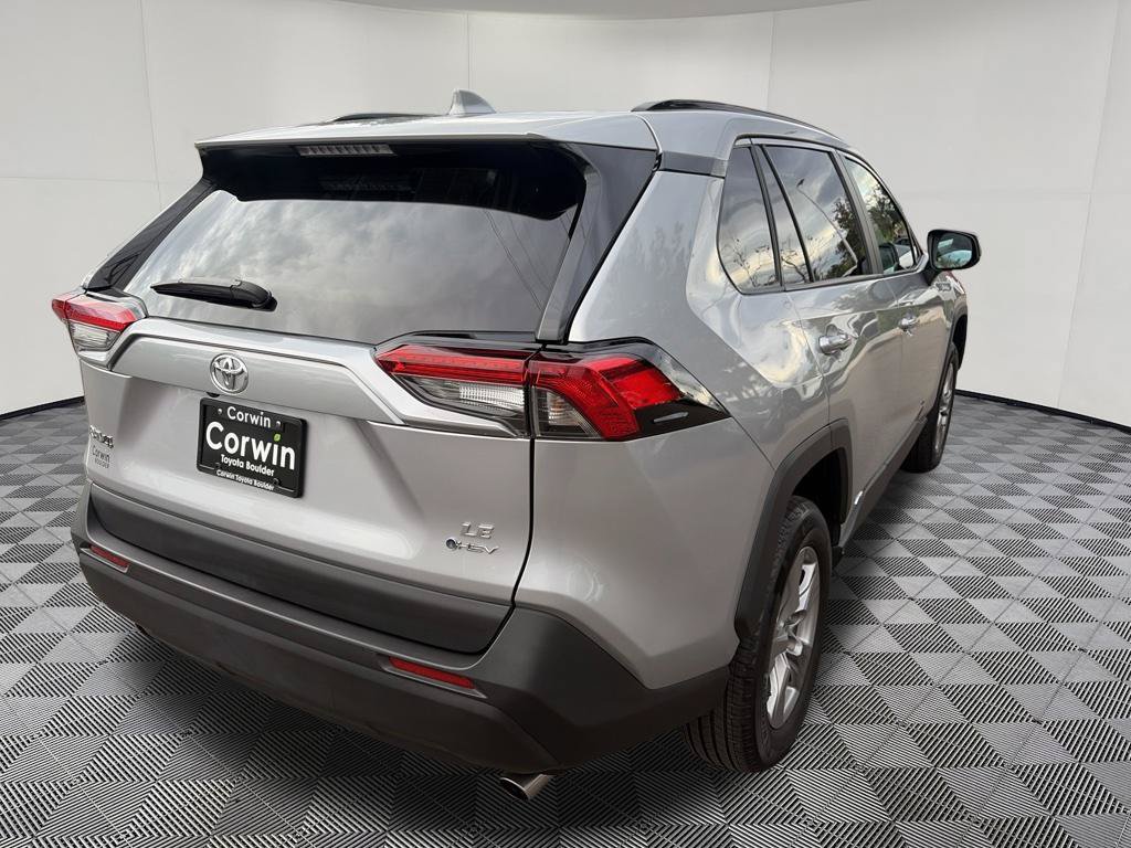 Used 2025 Toyota RAV4 LE AWD/4WD image 8