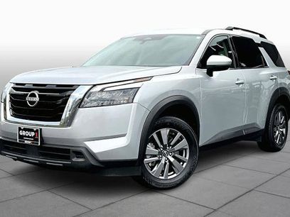 Certified 2025 Nissan Pathfinder SV