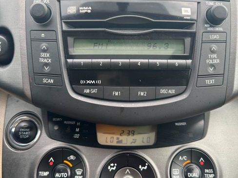 Used 2009 Toyota RAV4 Limited AWD/4WD image 28