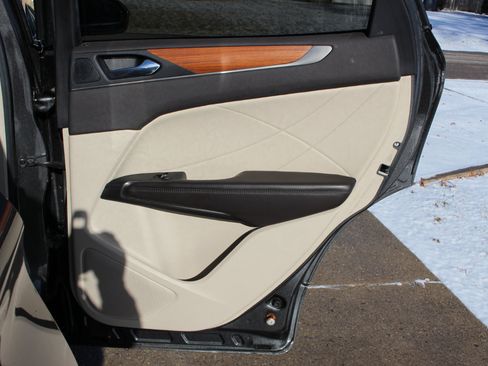 Used 2017 Lincoln MKC Select w/ Select Plus Package image 34