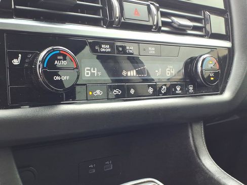Used 2022 Nissan Pathfinder SV AWD/4WD image 14