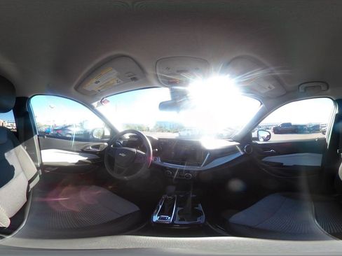 Used 2025 Chevrolet Trax LT image 42