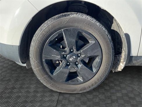 Used 2019 Kia Soul image 9