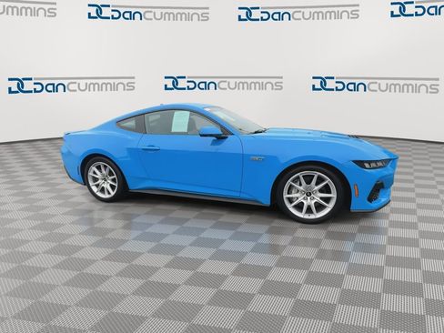 Used 2025 Ford Mustang GT Premium RWD image 9
