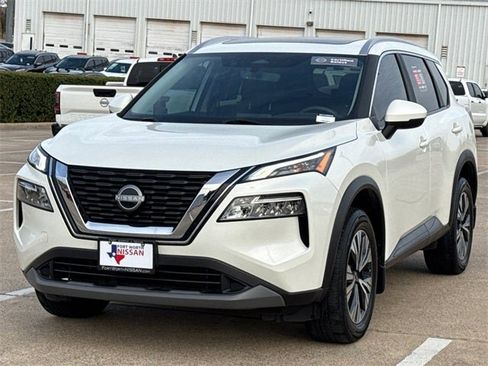 Used 2023 Nissan Rogue SV w/ SV Premium Package image 4