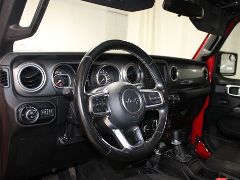 Used 2021 Jeep Gladiator Overland w/ Trailer Tow Package AWD/4WD image 16