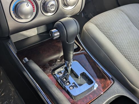 Used 2009 Mitsubishi Galant ES image 14