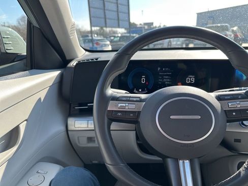 Used 2025 Hyundai Kona SEL image 18