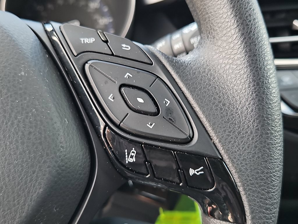Used 2020 Toyota C-HR LE FWD image 22