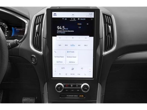 Used 2023 Ford Edge Titanium image 20