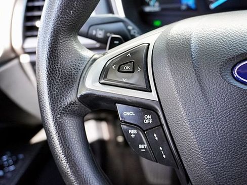Used 2019 Ford Fusion SE FWD image 42