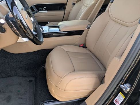 New 2026 Land Rover Range Rover Long Wheelbase SE image 12