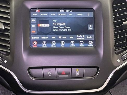 Used 2021 Jeep Cherokee Latitude Lux image 25