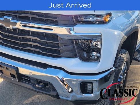 Used 2025 Chevrolet Silverado 2500 LT w/ Texas Edition image 15
