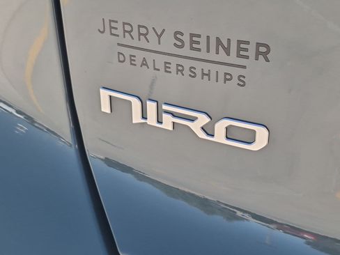Used 2023 Kia Niro EX FWD image 26