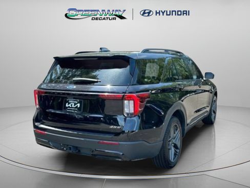 Used 2025 Ford Explorer ST-Line w/ ST-Line Street Pack AWD/4WD image 8