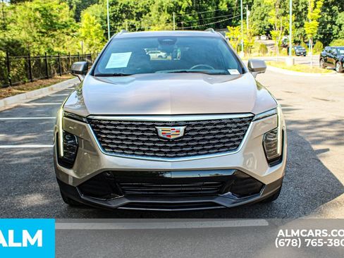 Used 2025 Cadillac XT4 Premium Luxury FWD image 9