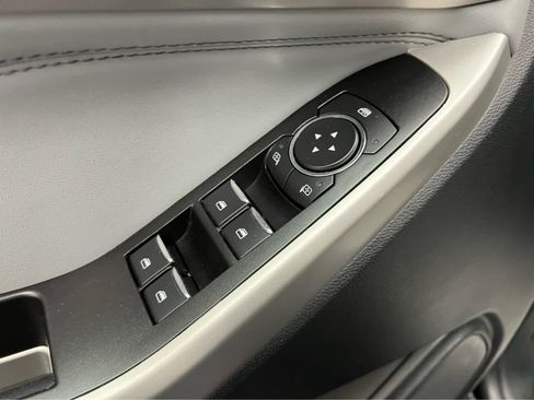 Used 2021 Ford Explorer XLT w/ Equipment Group 202A image 15