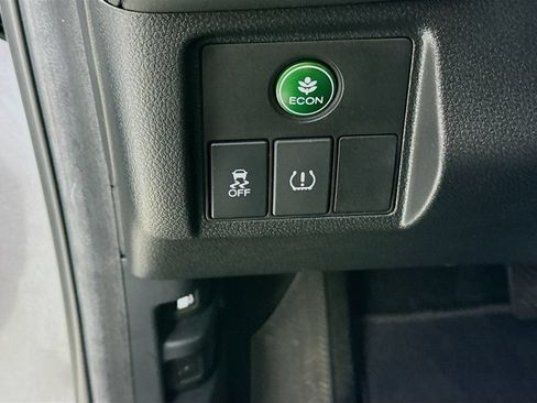 Used 2018 Honda HR-V EX-L image 11