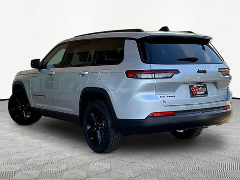Used 2023 Jeep Grand Cherokee L Laredo AWD/4WD image 4