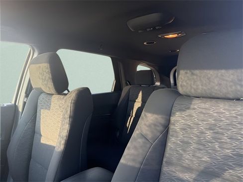 Used 2024 Dodge Durango SXT image 11