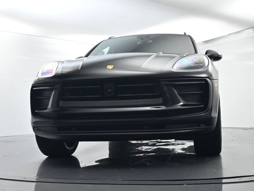 Certified 2026 Porsche Macan AWD/4WD image 53