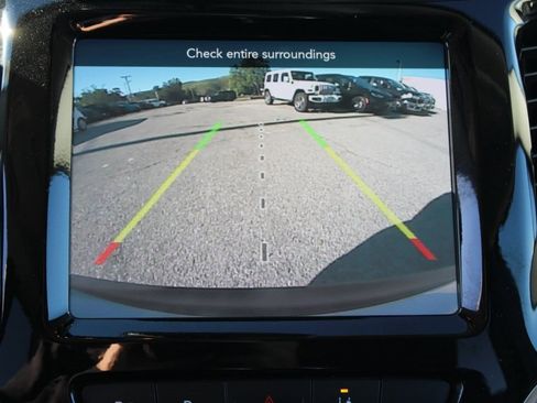 Used 2021 Jeep Cherokee Limited image 19