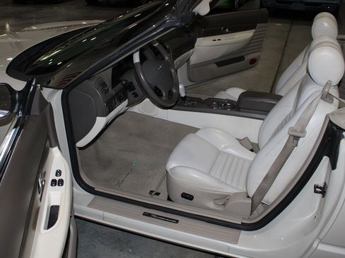 Used 2005 Ford Thunderbird 50th Anniversary RWD image 6