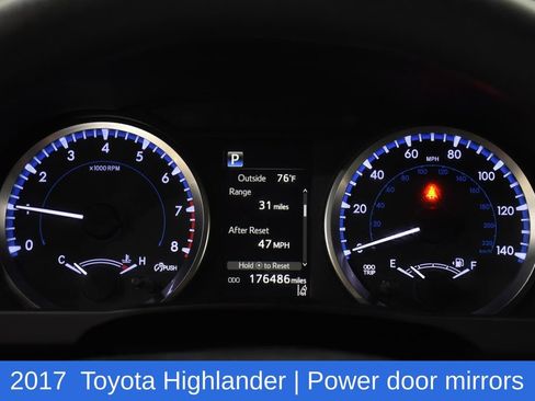 Used 2017 Toyota Highlander LE FWD image 13