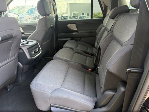 Used 2025 Ford Expedition Max Active AWD/4WD image 9