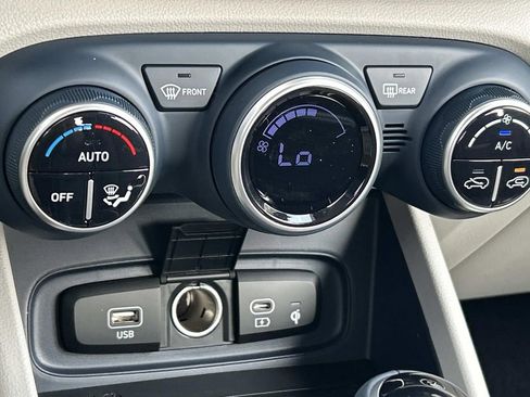 New 2026 Hyundai Venue SEL image 32