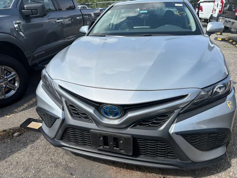 Used 2021 Toyota Camry SE w/ Audio Upgrade Package FWD image 1
