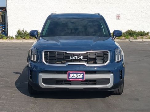 Used 2025 Kia Telluride S FWD image 2