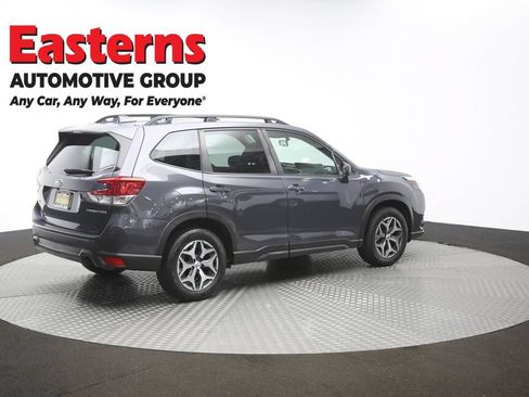 Used 2022 Subaru Forester Premium AWD/4WD image 45