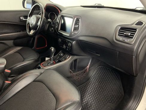 Used 2020 Jeep Compass Trailhawk image 25