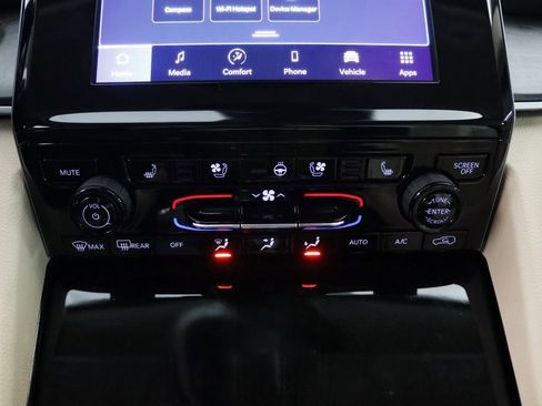 Used 2022 Jeep Grand Cherokee L Limited w/ Luxury Tech Group II image 27