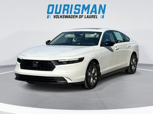 Used 2023 Honda Accord EX image 1