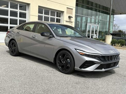 New 2026 Hyundai Elantra SEL Sport Premium image 2