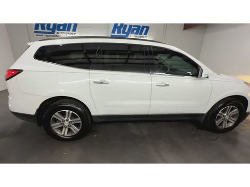 Used 2017 Chevrolet Traverse LT FWD image 9