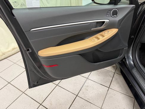 Used 2025 Hyundai Sonata Limited FWD image 27