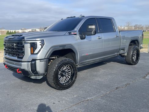 Used 2024 GMC Sierra 2500 AT4 w/ AT4 Premium Plus Package image 5