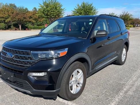 Used 2022 Ford Explorer XLT w/ Equipment Group 202A image 27