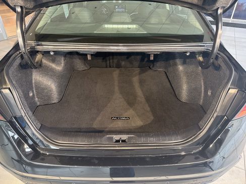 Used 2024 Nissan Altima 2.5 SV image 13