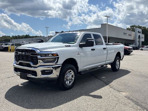 Used 2025 RAM 2500 Tradesman AWD/4WD image 3